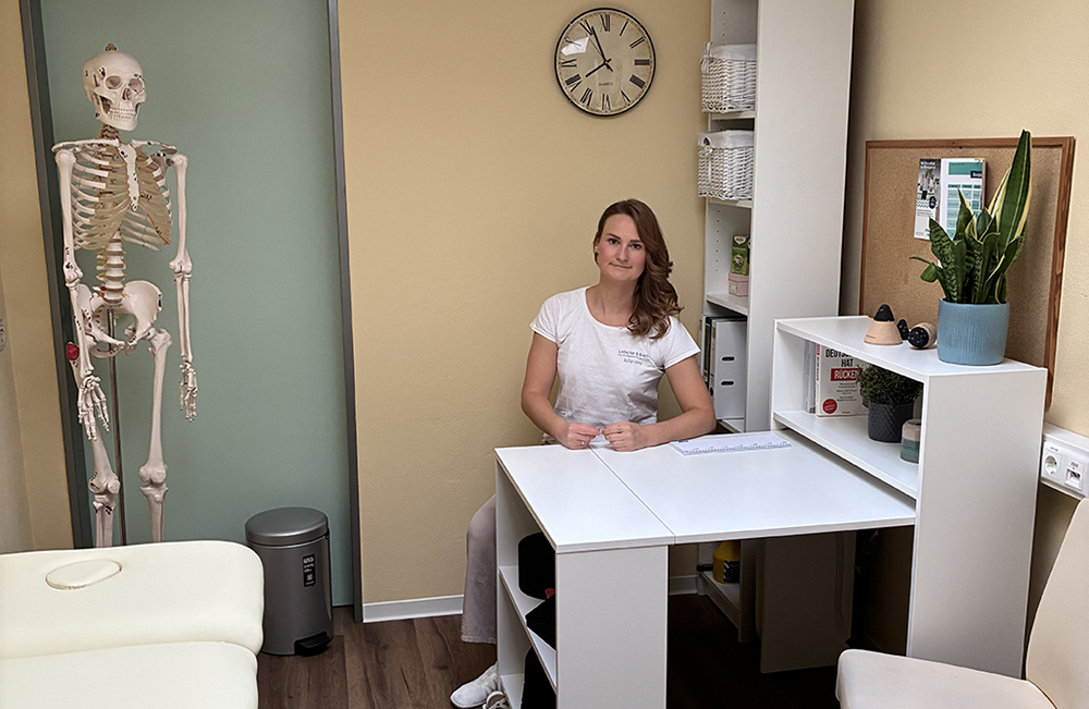 Julia Lenz - Ihre Ansprechpartnerin zu Liebscher & Bracht im Aqaurium Schwedt Julia Lenz - Ihre Ansprechpartnerin zu Liebscher & Bracht im Aqaurium Schwedt